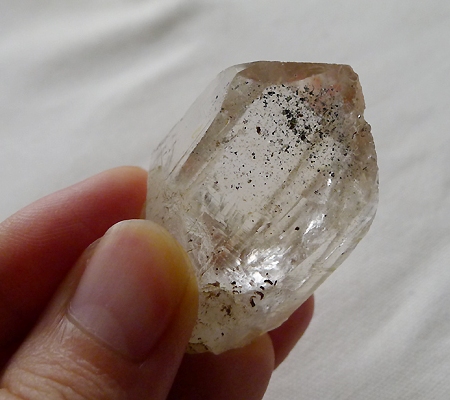 水晶　原石　内包物 ヒマラヤ水晶原石特殊内包物024 ダブルポイントに黒雲母付着